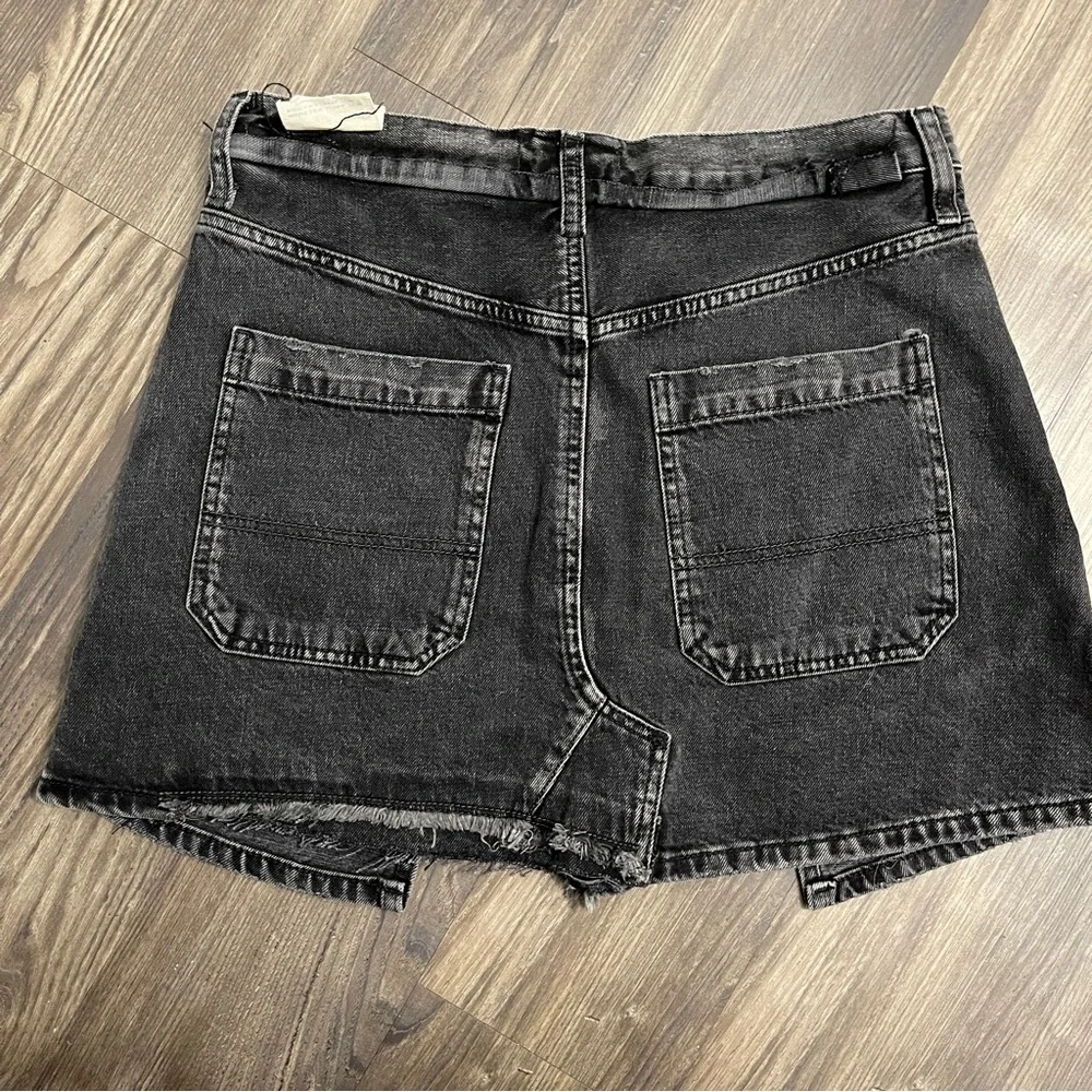 This is a We The Free Moxie Low Slung Pull On Barrel Skirt
